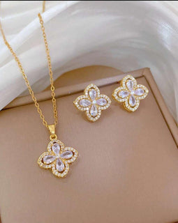 Stainless Steel Set Halskette & Ohrringe  "Golden Flower" 18 Karat vergoldet