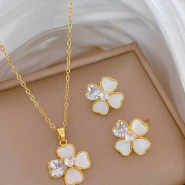 Stainless Steel Set Halskette & Ohrringe "White Flower" 18 Karat vergoldet